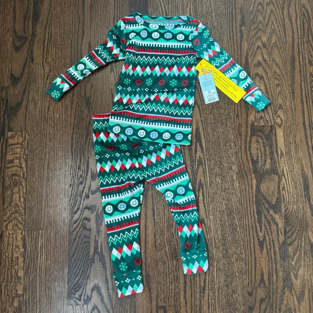 NWT Cat & Jack Green Red Smiley Holiday Snuggly Soft Pajama Set | 2T
